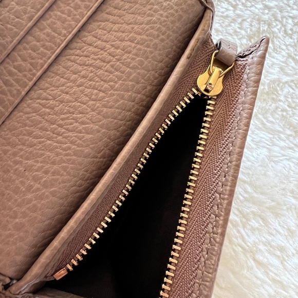 Authentic Gucci compact wallet - Picture 5 of 8